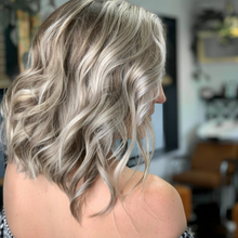 Load image into Gallery viewer, Anuket's owner shiny hair shown from the back