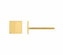 Charger l&#39;image dans la galerie, Gold square stud earrings displayed on a white background