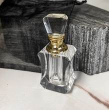 Charger l&#39;image dans la galerie, Flacon de parfum en cristal avec votre choix de parfum